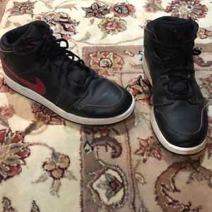 Boys/ men’s super cool black and red air jordan’s
